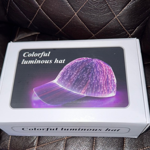 LED Light-Up Cap - Picture 5 of 5